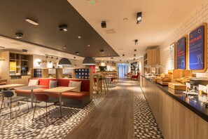 Petit déjeuner buffet compris tous les jours
