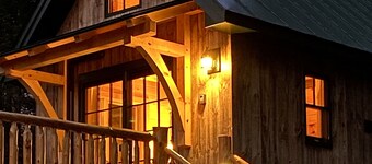 Cozy Loft for two with Hot Tub & Mtn Views