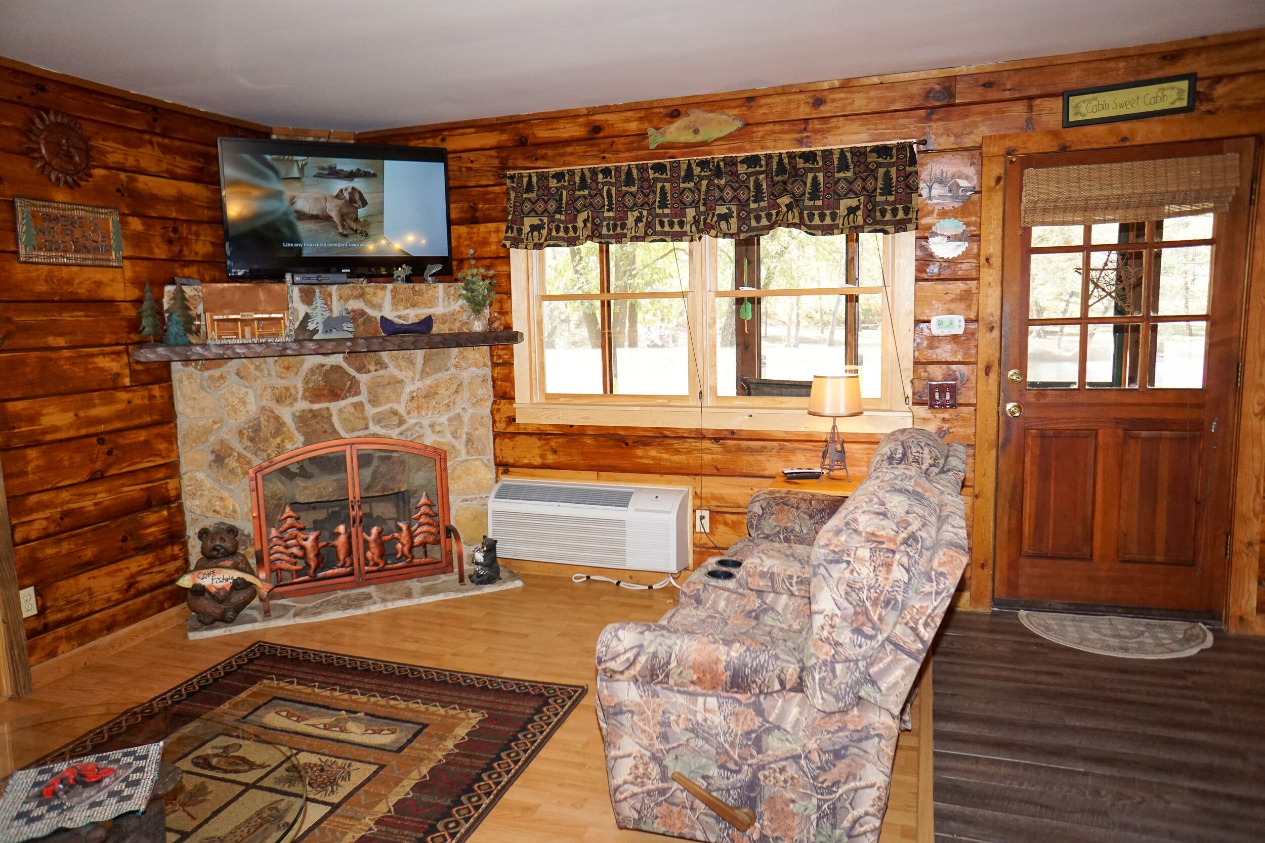 SPECIAL *Sept. 13th- Oct. 4th 20% off* - Right on the water!