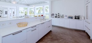 Stovetop, dishwasher, cookware/dishes/utensils - Villa Always (Les Terres Basses)