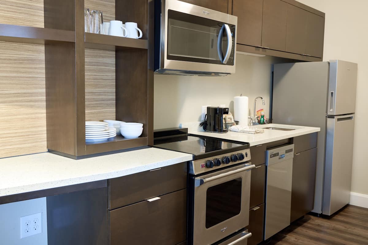 suite, 1 bedroom, non smoking | 1 bedroom, iron/ironing board, free cots/infant beds, free wifi