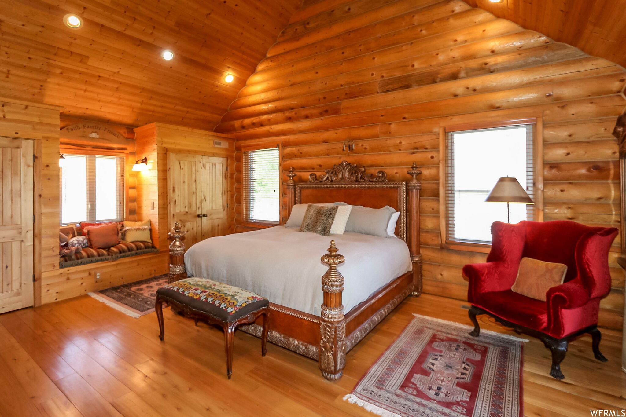 5 多间卧室、熨斗/熨衣板、免费 WiFi、床单