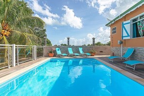 Outdoor pool - Cottage Ramée (Piscine, BBQ, vue sur la mer, montagne, rivière, forêt) (Basse-Terre)