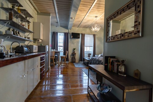 Stylish Suite💎 ❤️of Downtown AC WiFi 10 minute drive to 🏖 Historical area