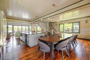 Dining - Waterfront Masterpiece House AMAZING LOCATION walking distance to Main Street (Lake Placid)