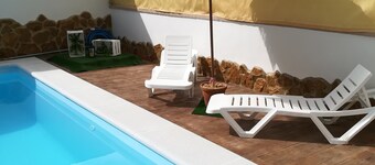 Bungalows en Conjunto Rural con Piscina en Moriles Para Relajarte