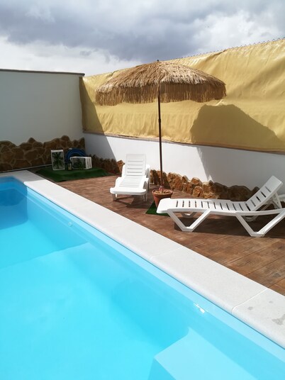 Bungalows en Conjunto Rural con Piscina en Moriles Para Relajarte