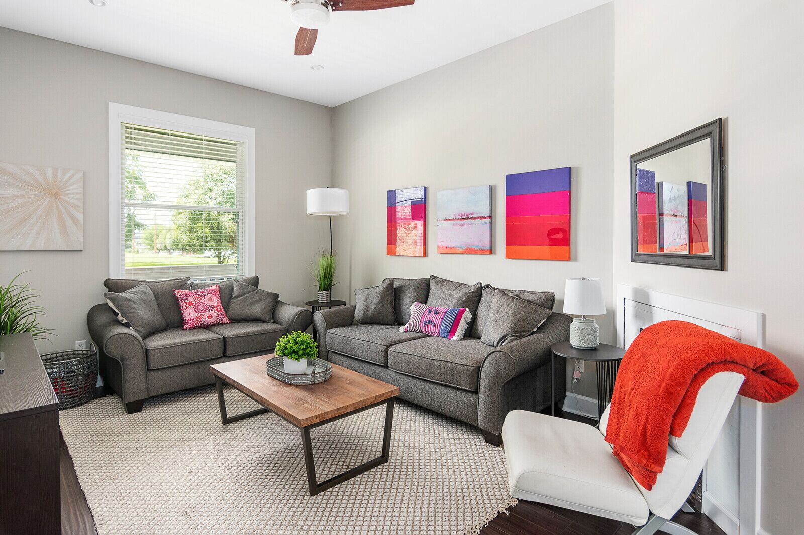 Downtown Retreat 1 mile from city center!