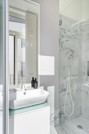 Apartment, 2 Bedrooms | Bathroom