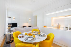 Apartment, 2 Bedrooms | Private kitchen