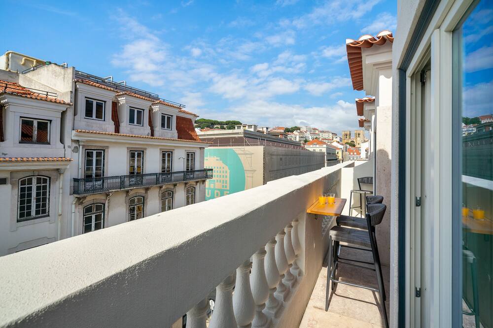 Prime Location Luxury Apartment