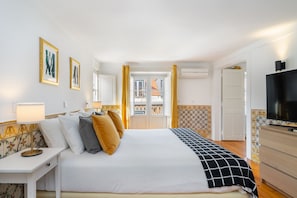 3 bedrooms, free cots/infant beds, free WiFi, bed sheets