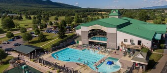 Resort home, Dog Friendly, Game Room!