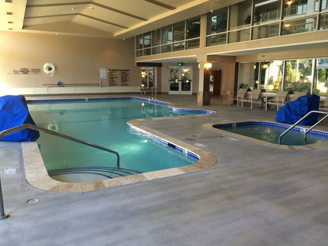 Your Home Away From Home! 2 Classy Units, Onsite Indoor Pool & Jacuzzi