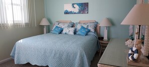 2 bedrooms, desk, iron/ironing board, WiFi