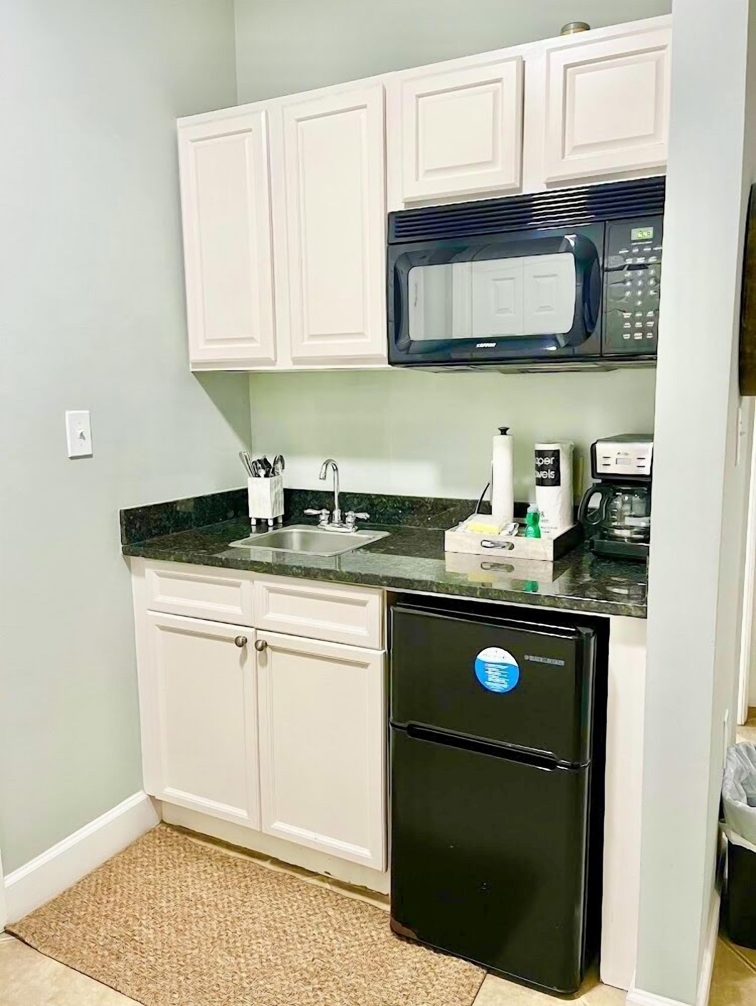 Cute & Cozy 30A Studio by Rosemary Bch. Walk to Beach/Dining/Heated pool/shops