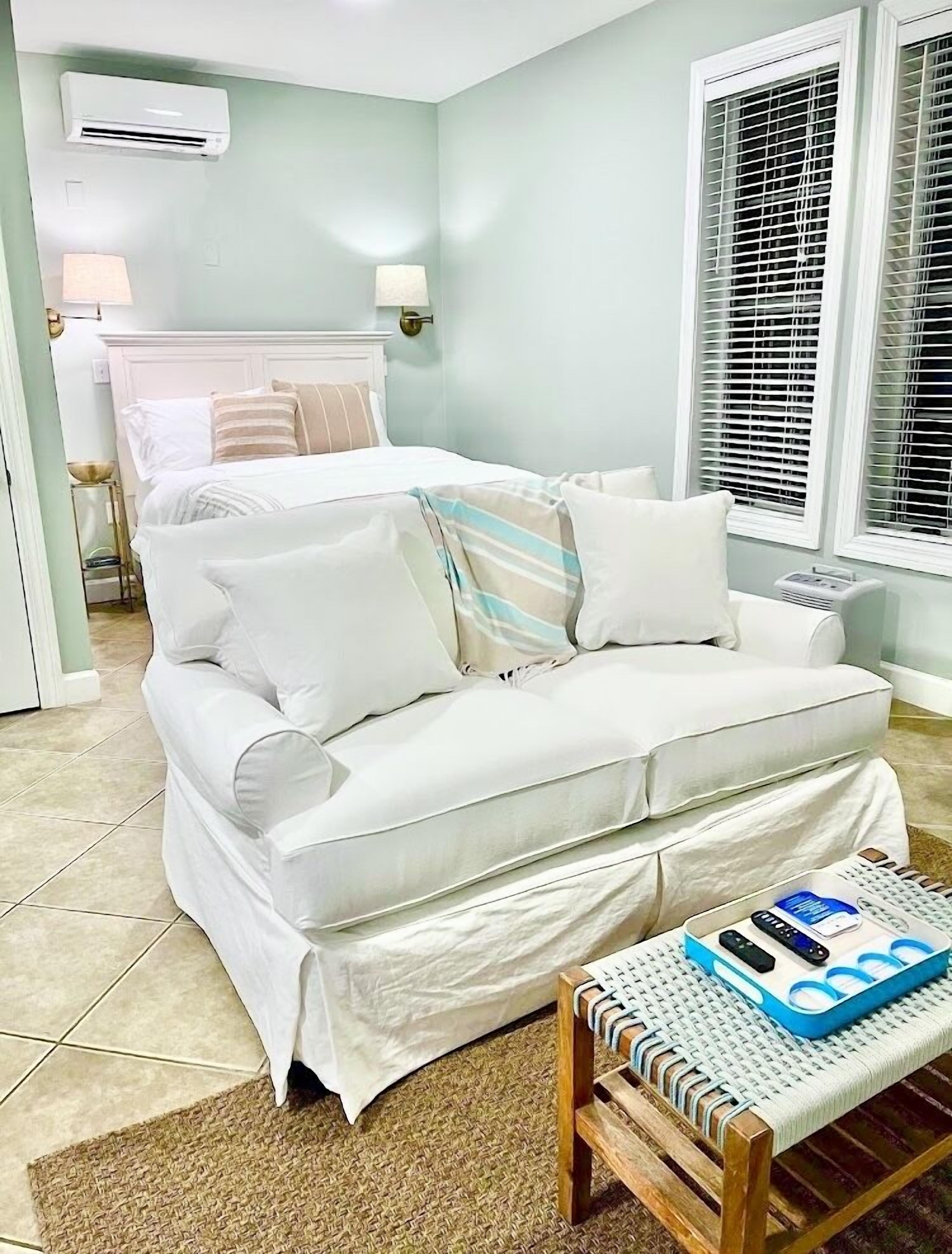 Cute & Cozy 30A Studio by Rosemary Bch. Walk to Beach/Dining/Heated pool/shops