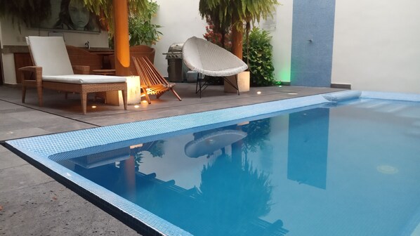 Outdoor pool, a heated pool