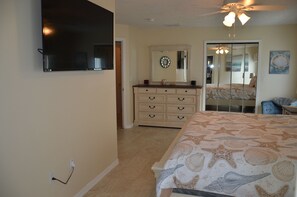 3 bedrooms, iron/ironing board, travel cot, free WiFi