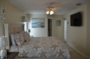 3 bedrooms, iron/ironing board, travel crib, free WiFi