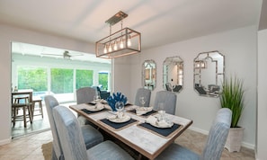 Casa, 3 habitaciones | Restaurantes