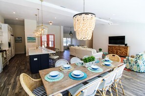 Dining - Barefoot Bungalow by AMI Locals (Holmes Beach)