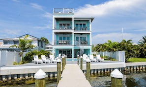 House, 5 Bedrooms | Exterior