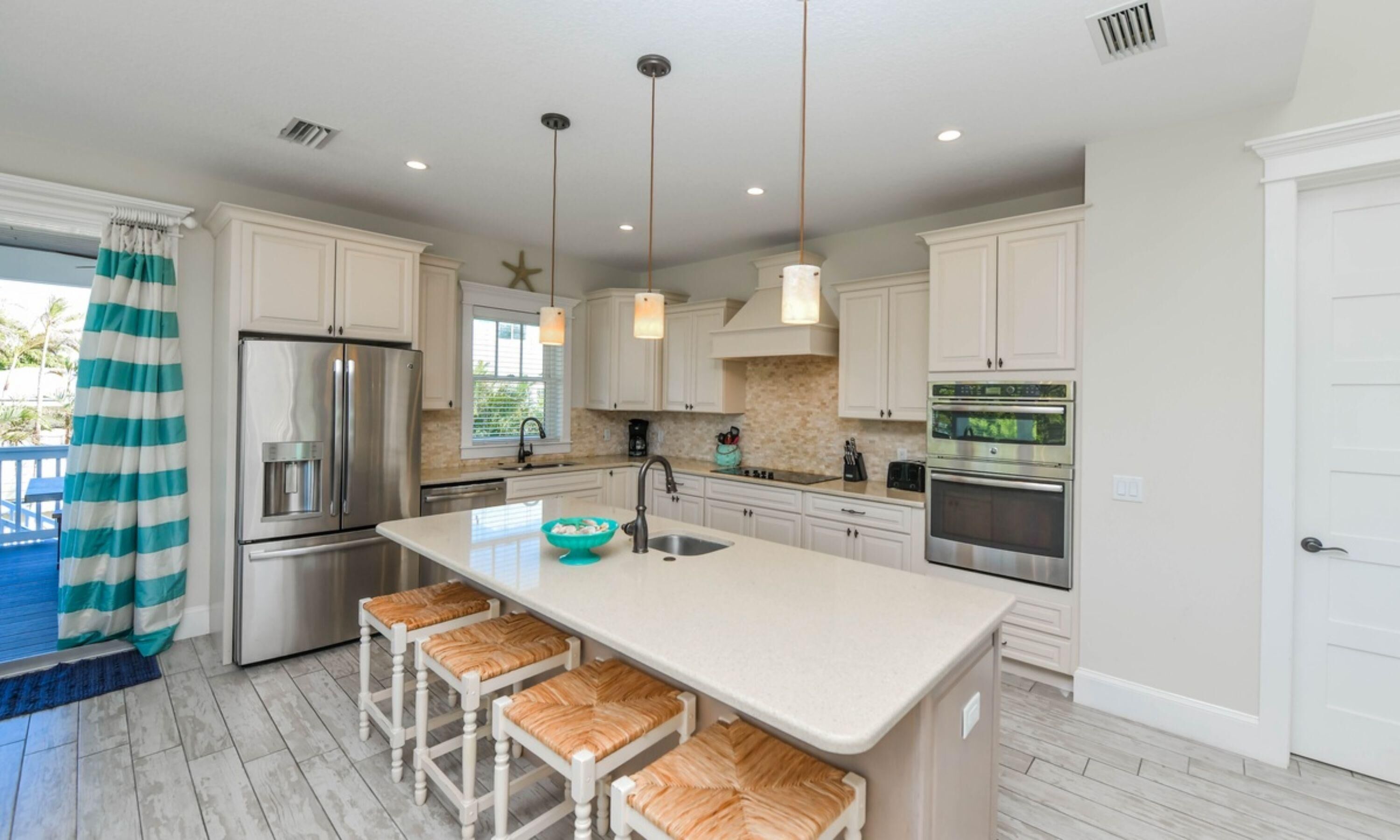 House, Multiple Beds | Private kitchen | Fridge, microwave, stovetop, dishwasher