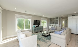 Living room - Bay View Beauty by AMI Locals (Anna Maria)