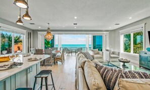 House, Multiple Beds | Living room | 36-inch TV with cable channels