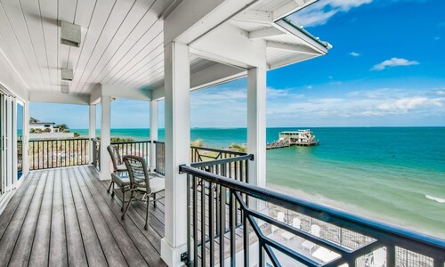 Bay View Beauty by AMI Locals
