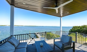 Balcony - Beach to Bay by AMI Locals (Bradenton Beach)