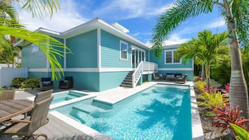 House, 5 Bedrooms | Exterior