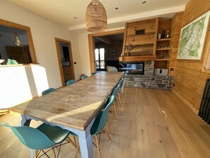 Dining - Chalet in the heart of the village of Combloux facing Mont Blanc (Combloux)