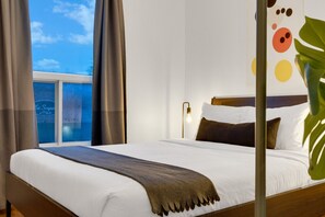 3 bedrooms, desk, iron/ironing board, travel cot