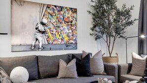 Living area - LiV MTL Avenue Spacious 3BR Rooftop Suite Near Downtown Montreal (Montréal)