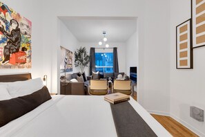 3 Schlafzimmer, Schreibtisch, Bügeleisen/Bügelbrett, kostenloses WLAN