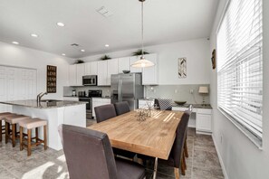 Villa (4 Bedrooms) | Speisen