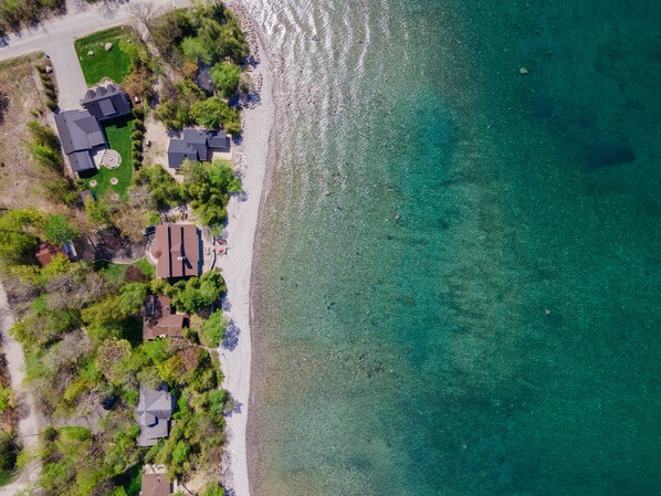 On the beach, sun-loungers - Cottage tiny heaven. (Tiny)