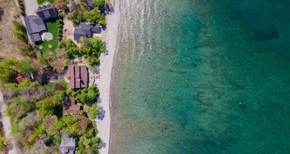 Cottage tiny heaven.