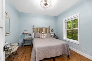 2 soverom, strykejern/-brett, wi-fi (inkludert) og sengetøy