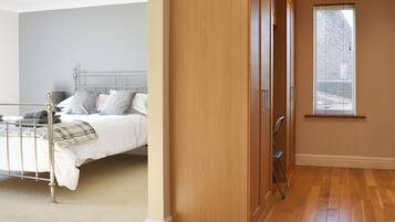 5 makuuhuonetta, ilmainen Wi-Fi, vuodevaatteet