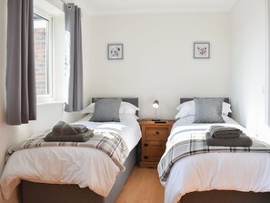 5 quartos, Wi-Fi de cortesia, roupa de cama