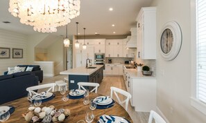 Casa, 4 habitaciones | Restaurantes