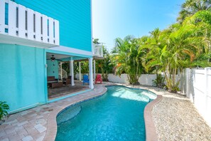 House, 4 Bedrooms | Pool