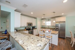 House, 4 Bedrooms | Private kitchen | Fridge, microwave, stovetop, dishwasher