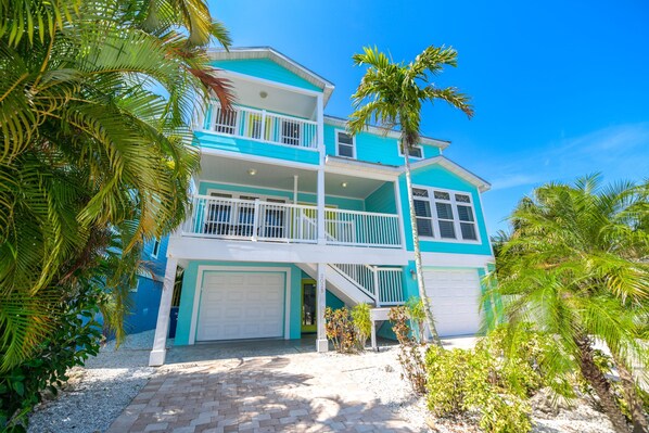 House, 4 Bedrooms | Exterior