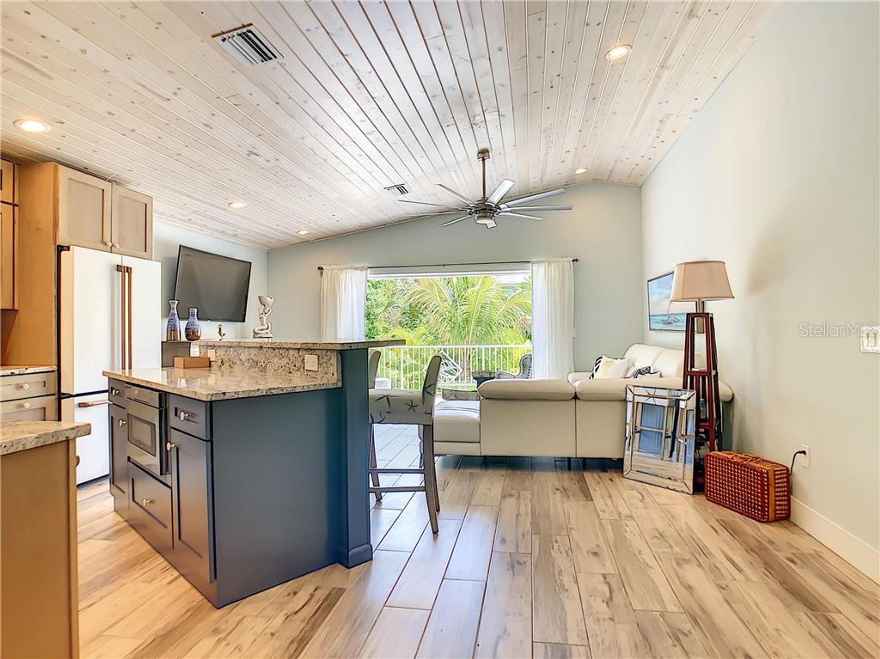 House, 4 Bedrooms | Living room