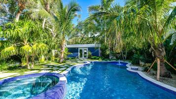 House, 4 Bedrooms | Pool