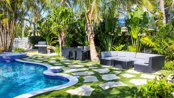 House, 4 Bedrooms | Pool